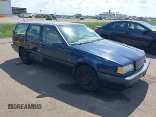 1996 Volvo 850 с VIN YV1LW5549T2227310, выставлен на аукционе IAAI как лот 42382839 с пробегом 187 485 миль миль и . История ставок и продаж доступна на DreamBid. Изображение 1.