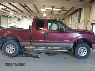 2005 Ford F-250 XL z VIN 1FTSX21P85EA05534, wystawiony jako IAAI lot #41276551 z przebiegiem 176 365 mil mil oraz . Historia ofert i sprzedaży dostępna na DreamBid. Obrazek 13.