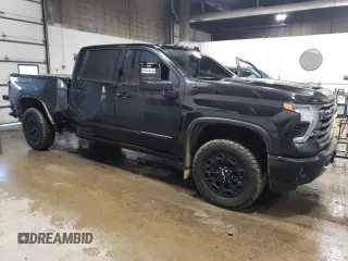 2024 Chevrolet Silverado 3500HD High Country with VIN 2GC4YVEY8R1243305, listed as a Copart auction lot 46139215 with 18,064 mi miles and Salvage Title. Bid and sale history available at carsss.com. Image 4.