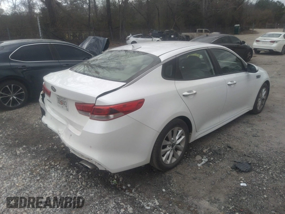 2018 Kia Optima LX with VIN 5XXGT4L38JG272718, listed as a IAAI auction lot 41716428 with 62,000 mi miles. Bid and sale history available at carsss.com. Image 4.