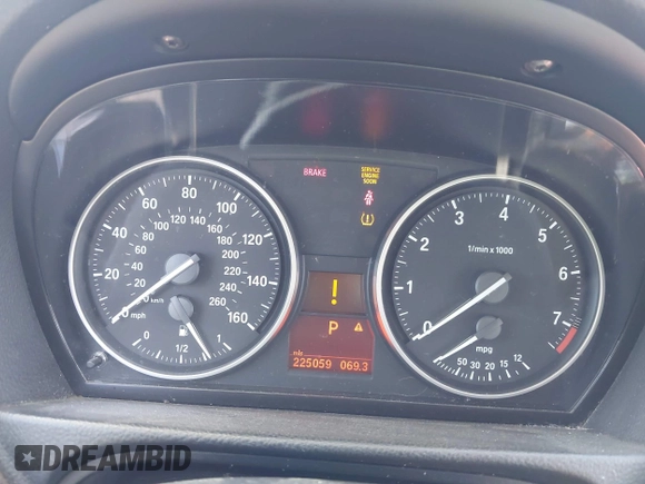 2008 BMW 3 Series 328i with VIN WBAVC57538NK77152, listed as a IAAI auction lot 42516110 with 225,059 mi miles and . Bid and sale history available at DreamBid. Image 7.