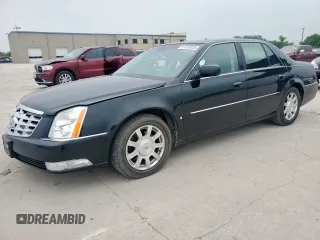 2009 Cadillac DTS 1SC z VIN 1G6KD57Y39U115142, wystawiony jako Copart lot #57233035 z przebiegiem 113 795 mil mil oraz Szkoda całkowita • Salvage title. Historia ofert i sprzedaży dostępna na DreamBid. Obrazek 1.