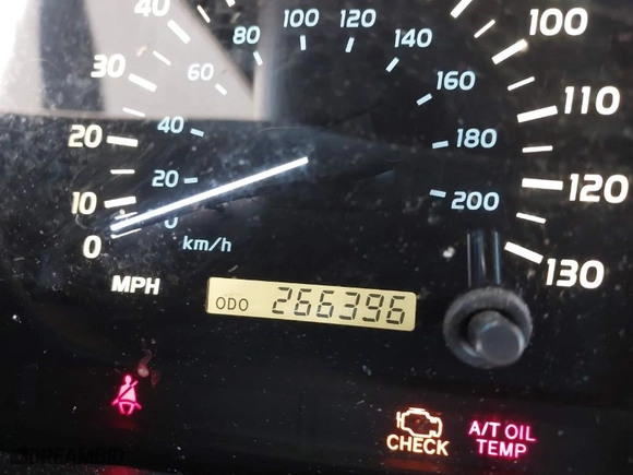 2002 Lexus LX 470 with VIN JTJHT00W123522570, listed as a IAAI auction lot 41739017 with 266,396 mi miles. Bid and sale history available at carsss.com. Image 7.