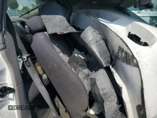 2004 Ford Mustang Standard z VIN 1FAFP40624F152744, wystawiony jako Copart lot #58787135 z przebiegiem Nie podano mil oraz Szkoda całkowita • Salvage title. Historia ofert i sprzedaży dostępna na DreamBid. Obrazek 10.