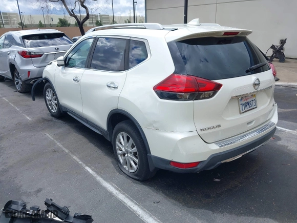 2017 Nissan Rogue S with VIN 5N1AT2MTXHC821253, listed as a IAAI auction lot 41769091 with 88,770 mi miles. Bid and sale history available at carsss.com. Image 3.