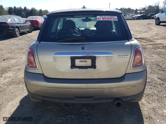 2009 MINI Cooper Hardtop with VIN WMWMF33549TW77649, listed as a Copart auction lot 50954125 with 115,061 mi miles and Clean Title. Bid and sale history available at carsss.com. Image 6.