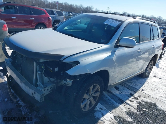 2013 Toyota Highlander with VIN 5TDBK3EH4DS205939, listed as a IAAI auction lot 41320626 with 185,780 mi miles. Bid and sale history available at carsss.com. Image 18.