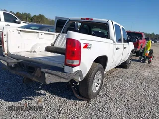 2007 GMC Sierra 1500 SLT z VIN 3GTEK13367G532144, wystawiony jako IAAI lot #41237508 z przebiegiem Nie podano mil oraz . Historia ofert i sprzedaży dostępna na DreamBid. Obrazek 4.