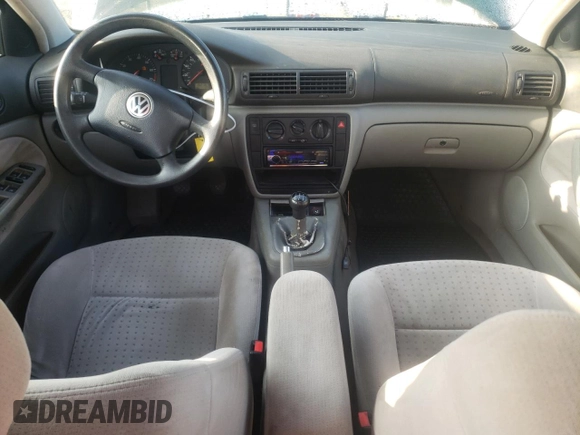 1998 Volkswagen Passat with VIN WVWMA63B0WE159272, listed as a Copart auction lot 68279244 with 162,107 mi miles and Salvage title. Bid and sale history available at DreamBid. Image 8.