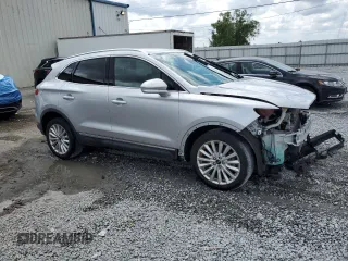 2019 Lincoln MKC Standard z VIN 5LMCJ1C95KUL08943, wystawiony jako Copart lot #54891185 z przebiegiem 88 153 mil mil oraz Szkoda całkowita • Salvage title. Historia ofert i sprzedaży dostępna na DreamBid. Obrazek 4.
