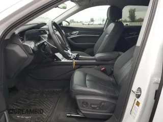 2022 Audi e-tron Premium with VIN WA1AAAGE9NB038342, listed as a Copart auction lot 46429375 with 39,636 mi miles and Non Repairable. Bid and sale history available at DreamBid. Image 7.