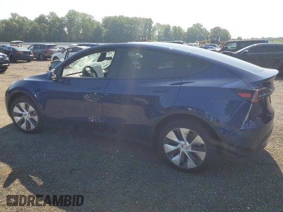 2024 Tesla Model Y Long Range with VIN 7SAYGDEE4RF032154, listed as a Copart auction lot 61973635 with 10,022 mi miles and Salvage title. Bid and sale history available at DreamBid. Image 2.