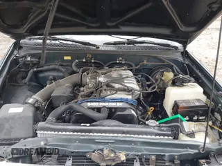 1995 Toyota T100 z VIN JT4VD11E8S0006805, wystawiony jako IAAI lot #41867368 z przebiegiem 261 130 mil mil oraz . Historia ofert i sprzedaży dostępna na DreamBid. Obrazek 10.