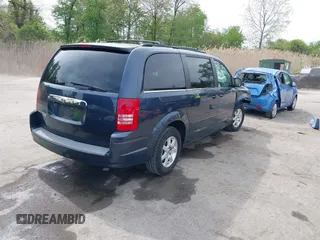2008 Chrysler Town & Country Touring with VIN 2A8HR54P18R612733, listed as a IAAI auction lot 42113549 with 28,437 mi miles and . Bid and sale history available at carsss.com. Image 4.