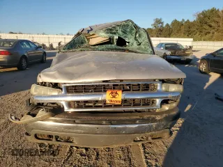 2004 Chevrolet Tahoe LS with VIN 1GNEK13Z54R113046, listed as a Copart auction lot 83532324 with 0 mi miles and Salvage Title. Bid and sale history available at carsss.com. Image 5.