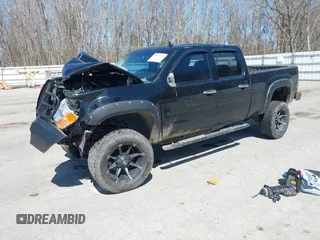 2012 GMC Sierra 2500HD SLE z VIN 1GT120C84CF145821, wystawiony jako IAAI lot #42027315 z przebiegiem 182 249 mil mil oraz . Historia ofert i sprzedaży dostępna na DreamBid. Obrazek 2.