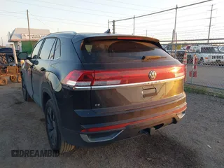 2024 Volkswagen Atlas SE with VIN 1V2JE2CA1RC235989, listed as a IAAI auction lot 41079770 with 9,723 mi miles and . Bid and sale history available at DreamBid. Image 3.