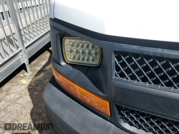 2013 Chevrolet Express Cargo z VIN 1GCWGFCA8D1175464, wystawiony jako IAAI lot #42409029 z przebiegiem 166 299 mil mil oraz . Historia ofert i sprzedaży dostępna na DreamBid. Obrazek 37.
