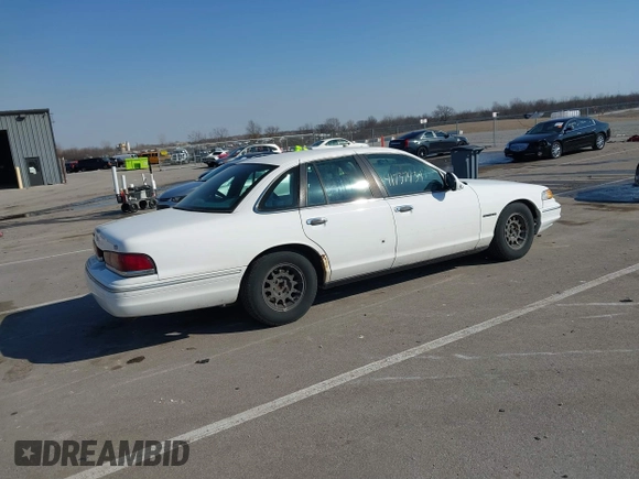 1995 Ford Crown Victoria LX с VIN 2FALP74W3SX123480, выставлен на аукционе IAAI как лот 41737431 с пробегом Не указан миль и . История ставок и продаж доступна на DreamBid. Изображение 4.