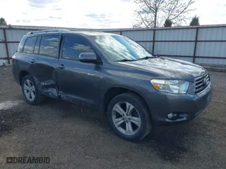 2010 Toyota Highlander Sport with VIN 5TDEK3EH1AS005738, listed as a IAAI auction lot 42028866 with 216,014 mi miles. Bid and sale history available at carsss.com. Image 1.