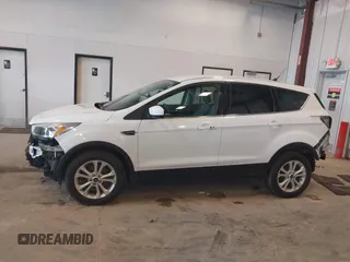 2019 Ford Escape SE z VIN 1FMCU9GDXKUA97147, wystawiony jako IAAI lot #42155997 z przebiegiem 94 829 mil mil oraz . Historia ofert i sprzedaży dostępna na DreamBid. Obrazek 14.