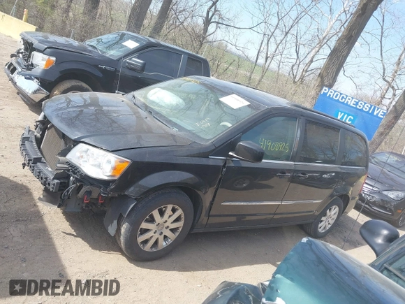 2016 Chrysler Town & Country Touring with VIN 2C4RC1BG3GR296159, listed as a IAAI auction lot 41908925 with 185,039 mi miles. Bid and sale history available at carsss.com. Image 15.