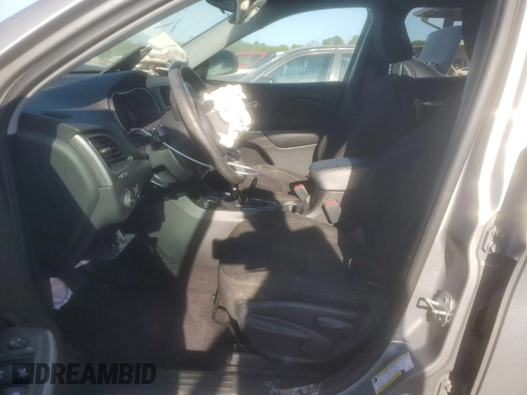 2019 Jeep Cherokee Latitude with VIN 1C4PJLCX4KD110812, listed as a Copart auction lot 52508065 with 126,861 mi miles and Salvage title. Bid and sale history available at DreamBid. Image 7.