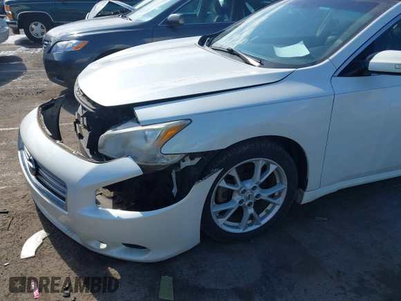 2013 Nissan Maxima SV z VIN 1N4AA5AP0DC821880, wystawiony jako IAAI lot #42222182 z przebiegiem 134 622 mil mil oraz . Historia ofert i sprzedaży dostępna na DreamBid. Obrazek 13.