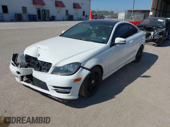 2015 Mercedes-Benz C-Class C 250 with VIN WDDGJ4HB1FG403788, listed as a IAAI auction lot 40495537 with 129,832 mi miles. Bid and sale history available at carsss.com. Image 17.