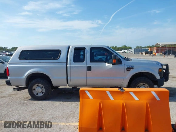 2008 Ford Super Duty F-250 SRW XL with VIN 1FTSX21R28EB04744, listed as a IAAI auction lot 42173672 with 168,960 mi miles. Bid and sale history available at carsss.com. Image 13.