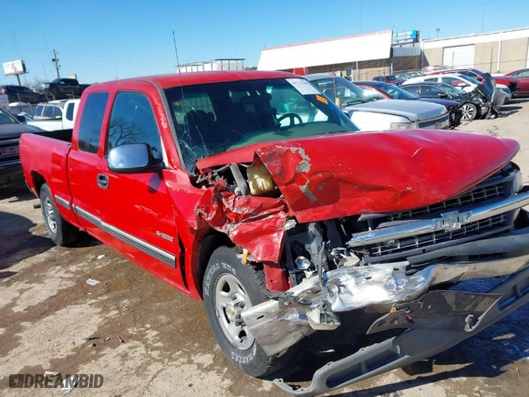 2001 Chevrolet Silverado 1500 LS with VIN 2GCEC19V011162458, listed as a IAAI auction lot 41731501 with 194,931 mi miles. Bid and sale history available at carsss.com. Image 1.