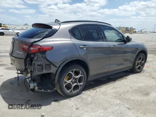 2018 Alfa Romeo Stelvio Ti Sport z VIN ZASFAKNN8J7B86006, wystawiony jako Copart lot #55559705 z przebiegiem 48 588 mil mil oraz Szkoda całkowita • Salvage title. Historia ofert i sprzedaży dostępna na DreamBid. Obrazek 3.