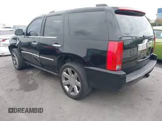 2008 Cadillac Escalade z VIN 1GYFK63848R223426, wystawiony jako IAAI lot #41981521 z przebiegiem 136 773 mil mil oraz . Historia ofert i sprzedaży dostępna na DreamBid. Obrazek 3.