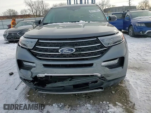 2024 Ford Explorer XLT with VIN 1FMSK8DH5RGA59658, listed as a Copart auction lot 45171085 with 7,960 mi miles and Salvage Title. Bid and sale history available at carsss.com. Image 12.