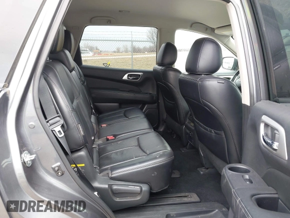 2019 Nissan Pathfinder S z VIN 5N1DR2MM7KC593207, wystawiony jako IAAI lot #41639401 z przebiegiem 71 494 mil mil oraz . Historia ofert i sprzedaży dostępna na DreamBid. Obrazek 8.
