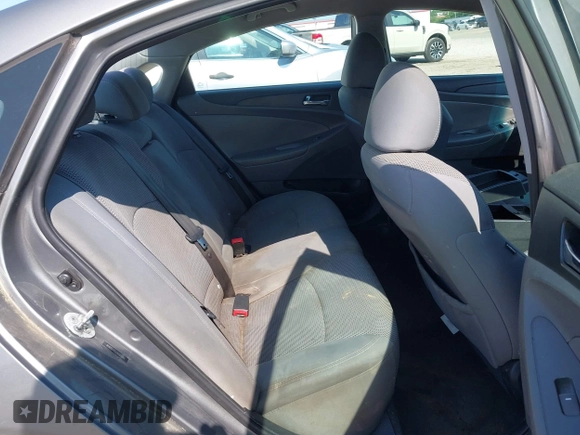 2013 Hyundai Sonata GLS z VIN 5NPEB4AC1DH700618, wystawiony jako IAAI lot #42306434 z przebiegiem 161 094 mil mil oraz . Historia ofert i sprzedaży dostępna na DreamBid. Obrazek 8.