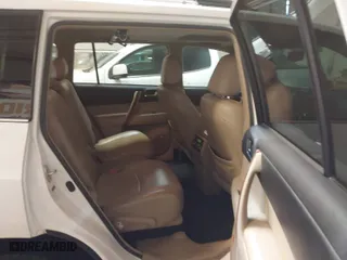2011 Toyota Highlander Limited with VIN 5TDYK3EHXBS031334, listed as a IAAI auction lot 41521311 with 134,230 mi miles. Bid and sale history available at carsss.com. Image 8.