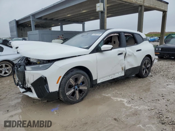 2025 BMW iX xDrive50 with VIN WB523CF03SCT45934, listed as a Copart auction lot 41925155 with 4,106 mi miles and Salvage Title. Bid and sale history available at carsss.com. Image 1.