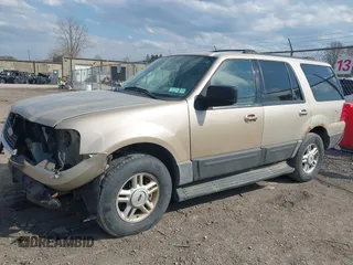 2004 Ford Expedition Special Service with VIN 1FMPU15L54LB89983, listed as a IAAI auction lot 41834577 with 193,819 mi miles. Bid and sale history available at carsss.com. Image 18.