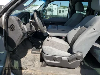 2014 Ford F-250 XL with VIN 1FT7X2B64EEB66846, listed as a Copart auction lot 57212565 with 261,721 mi miles and Salvage title. Bid and sale history available at DreamBid. Image 7.
