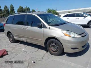 2009 Toyota Sienna CE with VIN 5TDZK23C29S262938, listed as a IAAI auction lot 42139539 with 288,784 mi miles. Bid and sale history available at carsss.com. Image 1.