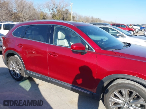 2023 Mazda CX-9 Signature z VIN JM3TCBEY2P0645006, wystawiony jako IAAI lot #41400854 z przebiegiem 19 897 mil mil oraz . Historia ofert i sprzedaży dostępna na DreamBid. Obrazek 13.