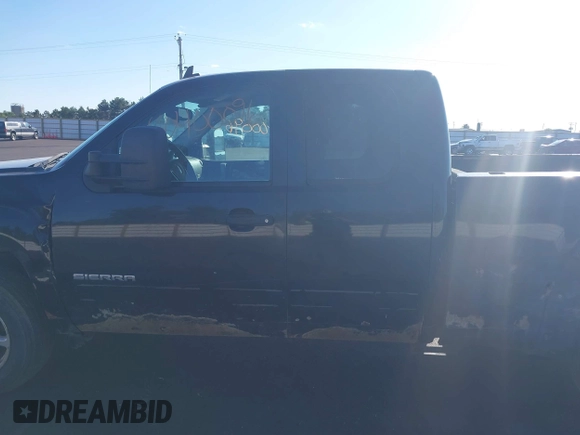 2009 GMC Sierra 1500 SLE with VIN 1GTEK29059Z292915, listed as a IAAI auction lot 40400096 with 180,439 mi miles. Bid and sale history available at carsss.com. Image 15.