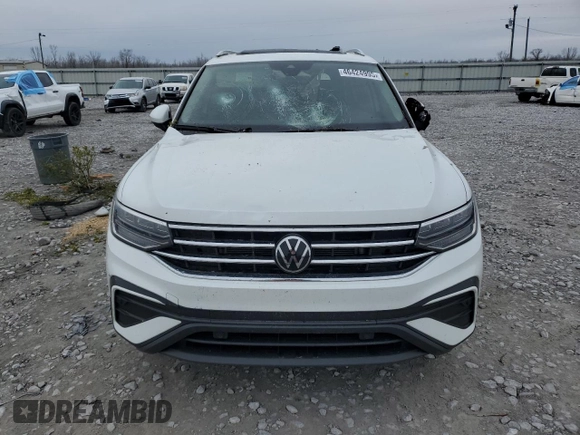 2024 Volkswagen Tiguan SE with VIN 3VVNB7AX8RM013904, listed as a Copart auction lot 46424995 with 13,477 mi miles and Salvage title. Bid and sale history available at DreamBid. Image 5.