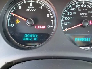 2008 Chevrolet Avalanche LTZ z VIN 3GNFK12338G139684, wystawiony jako IAAI lot #42232957 z przebiegiem 280 661 mil mil oraz . Historia ofert i sprzedaży dostępna na DreamBid. Obrazek 7.