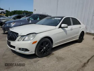 2010 Mercedes-Benz E-Class E 550 Luxury with VIN WDDHF9ABXAA138877, listed as a Copart auction lot 59443674 with 194,875 mi miles and Salvage Title. Bid and sale history available at carsss.com. Image 1.