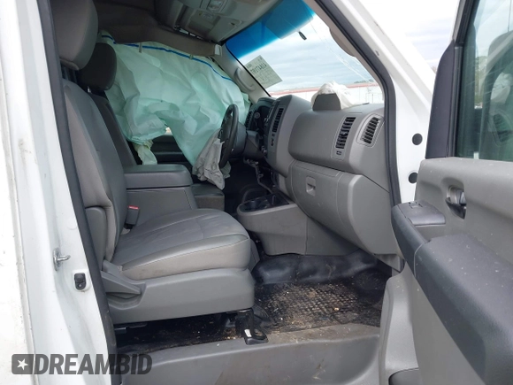 2021 Nissan NV Cargo SV z VIN 1N6BF0LYXMN800271, wystawiony jako IAAI lot #41847197 z przebiegiem 180 913 mil mil oraz . Historia ofert i sprzedaży dostępna na DreamBid. Obrazek 5.