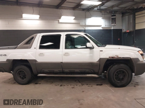 2005 Chevrolet Avalanche LS z VIN 3GNGK22G05G118929, wystawiony jako IAAI lot #42364988 z przebiegiem 280 772 mil mil oraz . Historia ofert i sprzedaży dostępna na DreamBid. Obrazek 13.