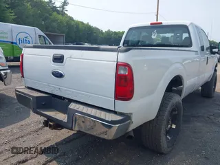 2011 Ford F-350 z VIN 1FT7X3B61BEB42800, wystawiony jako IAAI lot #42442261 z przebiegiem 180 320 mil mil oraz . Historia ofert i sprzedaży dostępna na DreamBid. Obrazek 4.