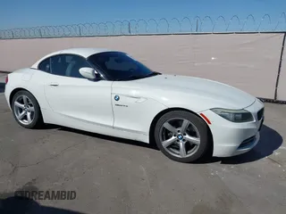 2009 BMW Z4 sDrive30i with VIN WBALM53549E161311, listed as a IAAI auction lot 41985897 with 112,997 mi miles. Bid and sale history available at carsss.com. Image 13.
